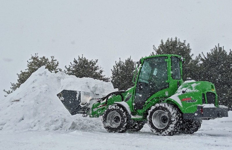 Winterdienst Schneepflug